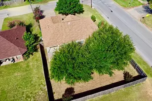 1401 Spanish Oak Dr, Granbury, TX 76048 - Photo 18