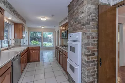 2604 Twinpost Court, Irving, TX 75062 - Photo 8