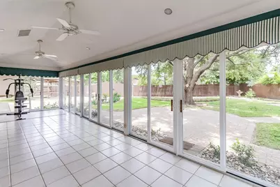 2604 Twinpost Court, Irving, TX 75062 - Photo 10