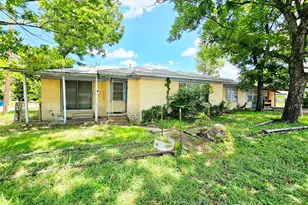 310 W Milam St, Mexia, TX 76667 - Photo 1