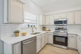 4033 Brazos Dr, Carrollton, TX 75007 - Photo 12