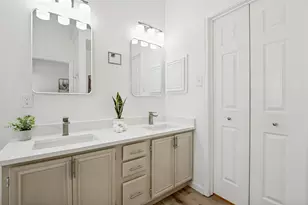 4033 Brazos Dr, Carrollton, TX 75007 - Photo 16