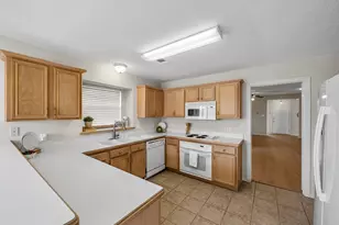 1108 Creekstone Dr, Carrollton, TX 75010 - Photo 10