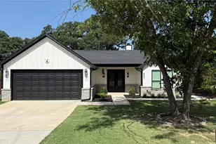 825 Vickie Dr, Azle, TX 76020 - Photo 1