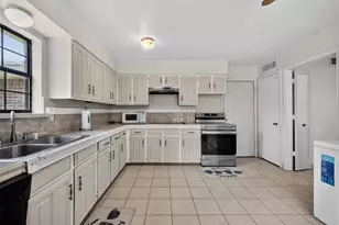 1722 Leicester St, Garland, TX 75044 - Photo 10