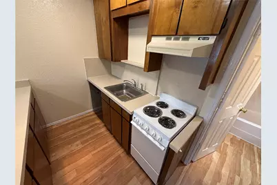 520 Bond Street #1, Burleson, TX 76028 - Photo 4