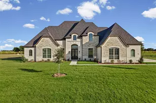 157 Lila Lk Dr, Waxahachie, TX 75165 - Photo 2
