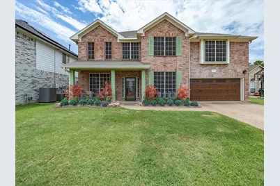 4008 Falcon Ridge Drive, Haltom City, TX 76137 - Photo 2