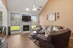 305 Ravenna Rd, Lake Dallas, TX 75065 - Photo 8