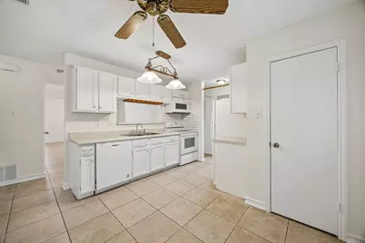 118 E Denton Drive, Euless, TX 76039 - Photo 16