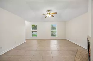 118 E Denton Dr, Euless, TX 76039 - Photo 8