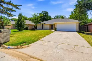 2612 Carten St, Fort Worth, TX 76112 - Photo 4