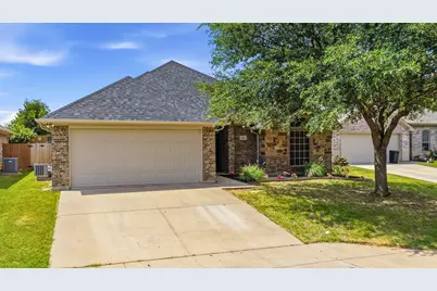 4416 Logan Circle, Granbury, TX 76049 - Photo 2