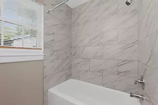 709 SE 2nd St, Grand Prairie, TX 75051 - Photo 16