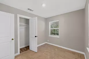 709 SE 2nd St, Grand Prairie, TX 75051 - Photo 12