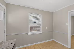 709 SE 2nd St, Grand Prairie, TX 75051 - Photo 22