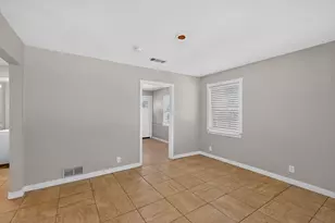709 SE 2nd St, Grand Prairie, TX 75051 - Photo 24