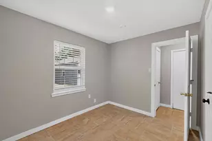 709 SE 2nd St, Grand Prairie, TX 75051 - Photo 14