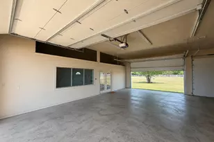 1009 Summerlin Dr, Granbury, TX 76048 - Photo 32