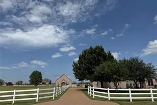 1009 Summerlin Dr, Granbury, TX 76048 - Photo 4