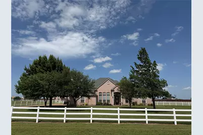 1009 Summerlin Drive, Granbury, TX 76048 - Photo 1