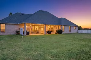 1009 Summerlin Dr, Granbury, TX 76048 - Photo 40