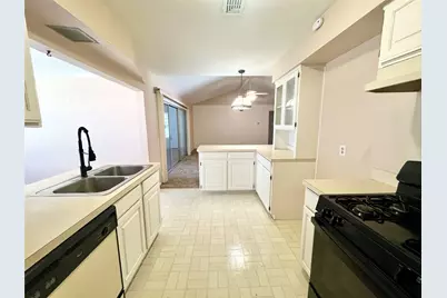 1811 Redwood Street, Arlington, TX 76014 - Photo 6