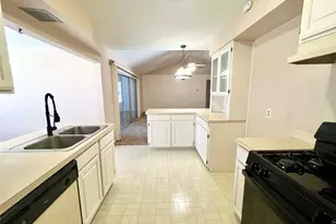 1811 Redwood St, Arlington, TX 76014 - Photo 6