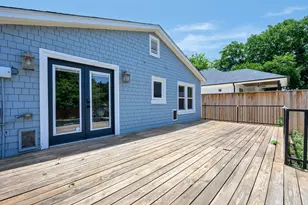 613 E Worth St, Grapevine, TX 76051 - Photo 22