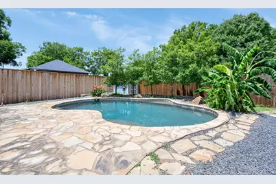 613 E Worth Street, Grapevine, TX 76051 - Photo 24