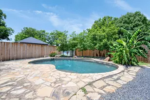 613 E Worth St, Grapevine, TX 76051 - Photo 24