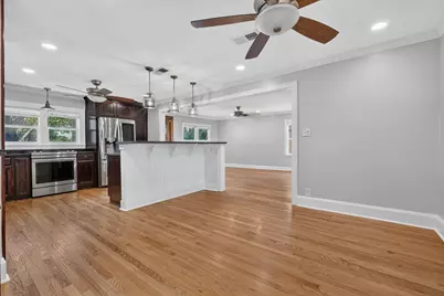 613 E Worth Street, Grapevine, TX 76051 - Photo 10