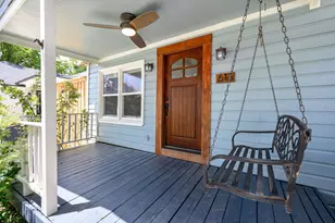 613 E Worth St, Grapevine, TX 76051 - Photo 4
