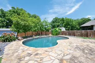 613 E Worth St, Grapevine, TX 76051 - Photo 26