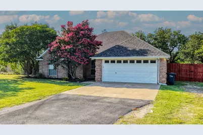 808 W Couts Street, Weatherford, TX 76086 - Photo 1