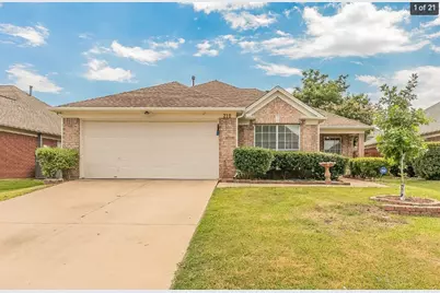 210 Madisson Drive, Euless, TX 76039 - Photo 2