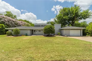 7064 Brooks Ave, Richland Hills, TX 76118 - Photo 2