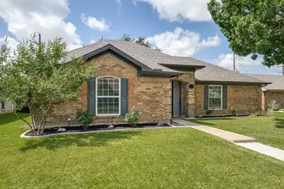 1686 Crosshaven Drive, Lewisville, TX 75077 - Photo 2