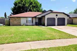 2641 Berkshire Ln, Grand Prairie, TX 75052 - Photo 20