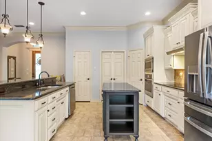 2211 Tanton Sound Ct, Granbury, TX 76049 - Photo 8