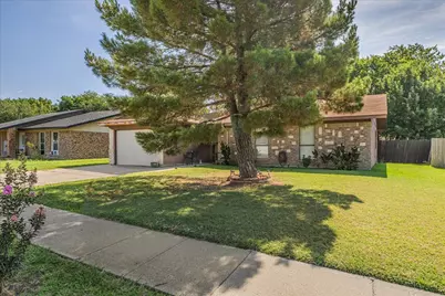 3423 Hickory Hill Drive, Arlington, TX 76014 - Photo 2