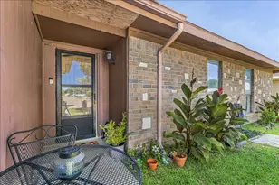 3423 Hickory Hill Dr, Arlington, TX 76014 - Photo 4
