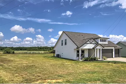 7206 Treaty Oaks Boulevard, Granbury, TX 76048 - Photo 2