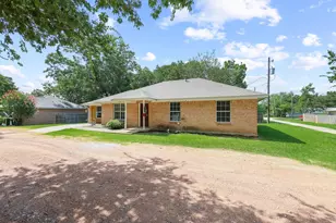 207 W South St, Whitesboro, TX 76273 - Photo 1