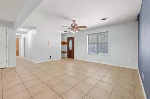 207 W South St, Whitesboro, TX 76273 - Photo 6