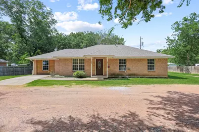 207 W South Street, Whitesboro, TX 76273 - Photo 2