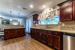 1106 Coronet St, Irving, TX 75062 - Photo 10