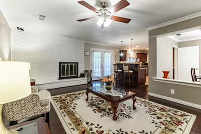 1106 Coronet Street, Irving, TX 75062 - Photo 6