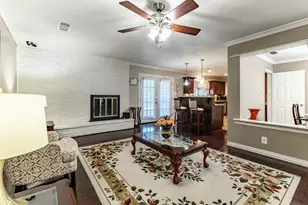 1106 Coronet St, Irving, TX 75062 - Photo 6