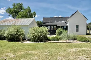 801 Reynolds St, Goldthwaite, TX 76844 - Photo 6